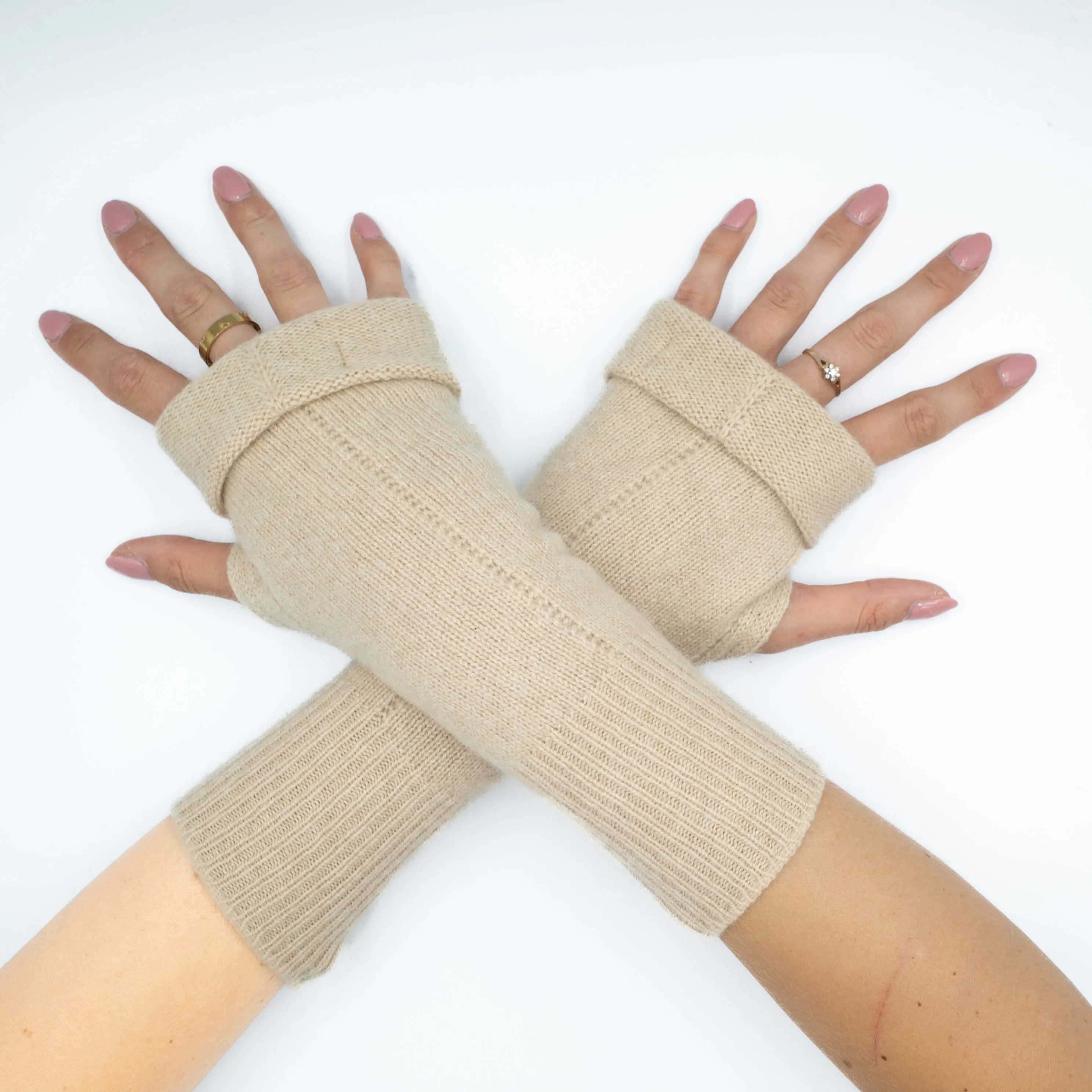 Biscuit Beige Pattern Knit Fingerless Gloves
