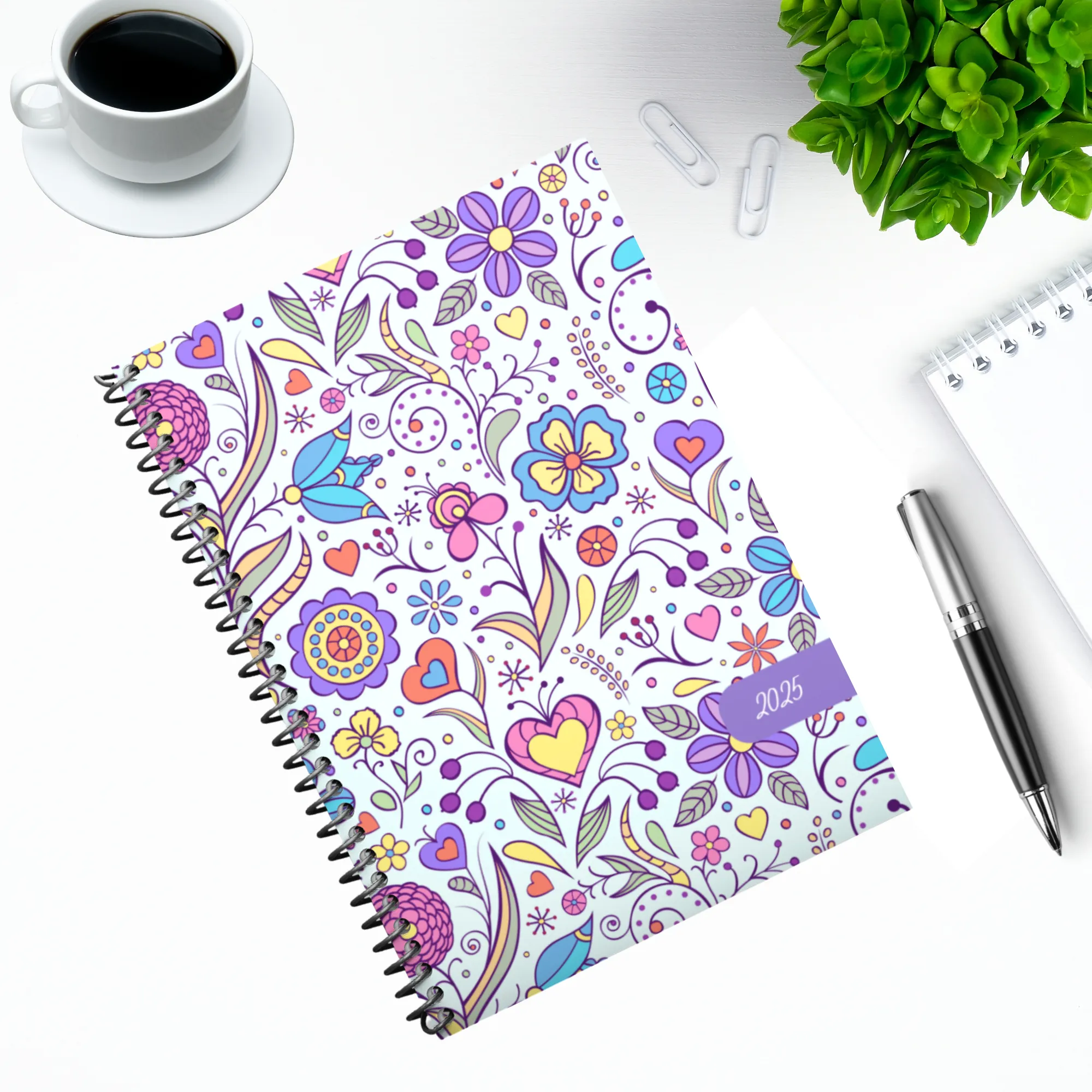 Daily Planner 2025:  Synchronicity